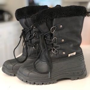 Kids snow boots size 13